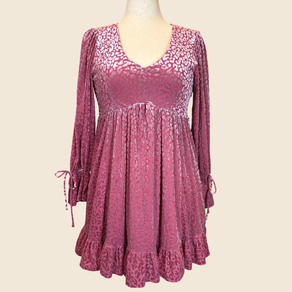 New In Leopard Burnout Velvet Babydoll Mini Dress Mauve Pink V-Neck Medium NWT - Picture 2 of 13